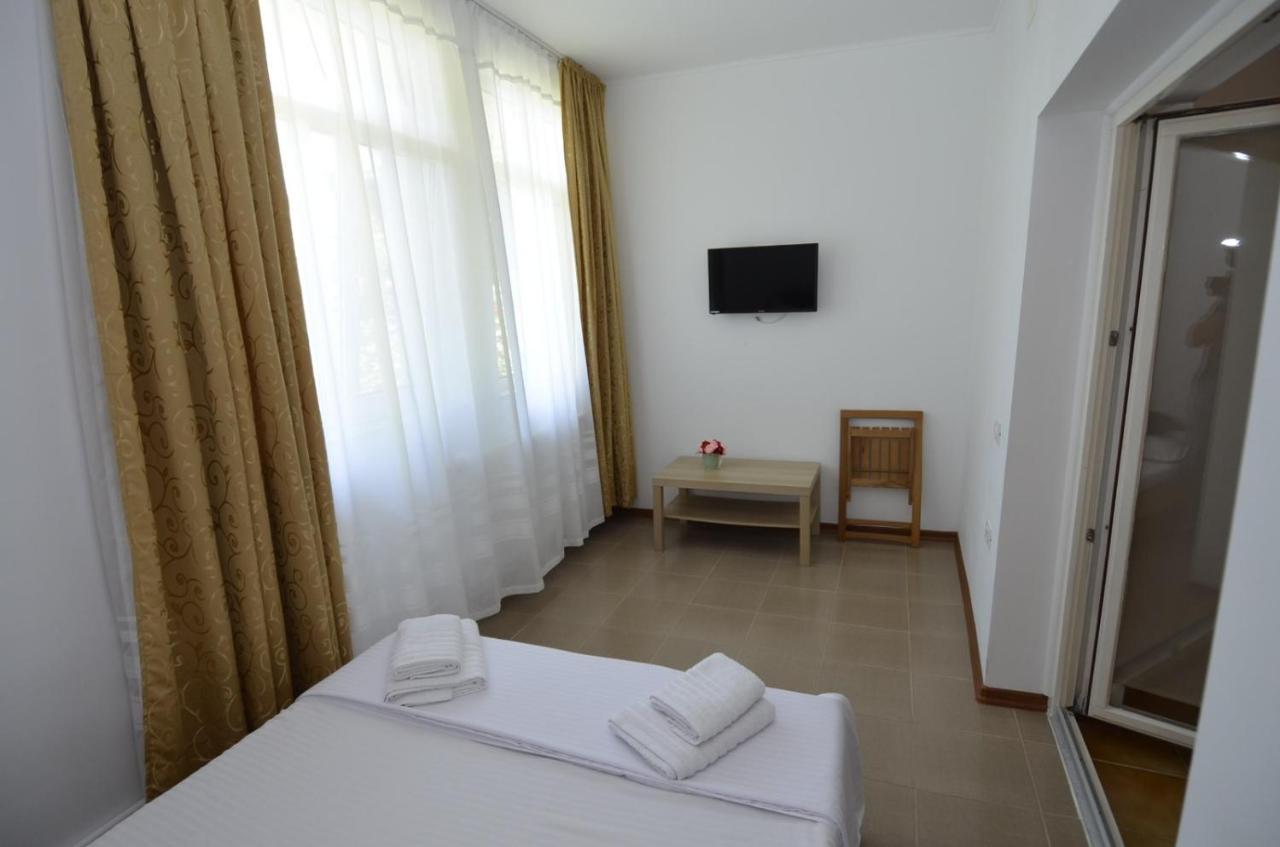 Vila Calypso Apartment Костинещи Екстериор снимка