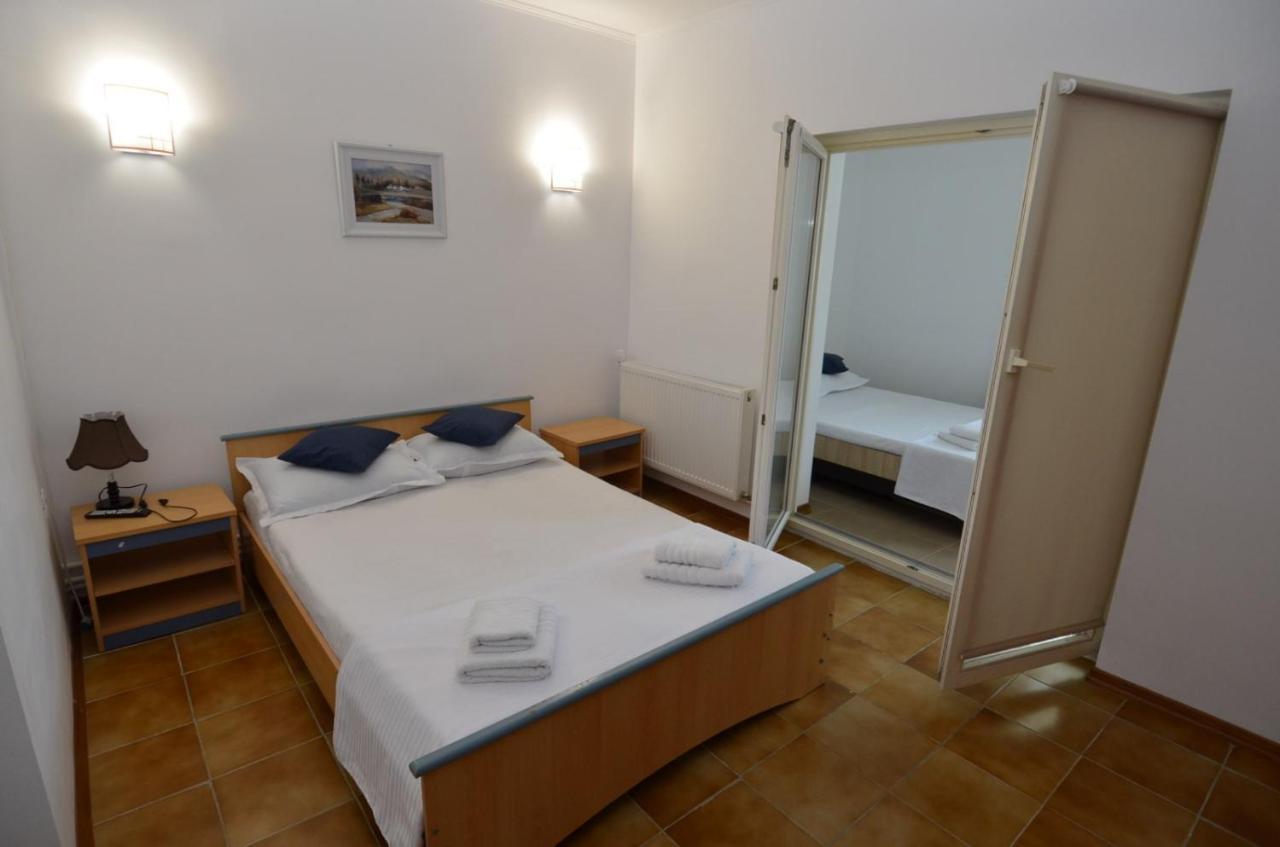 Vila Calypso Apartment Костинещи Екстериор снимка