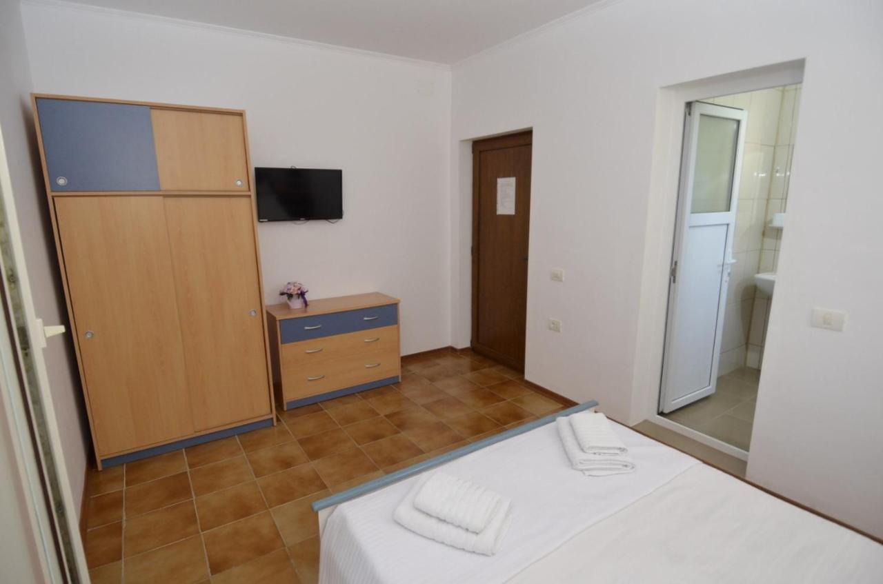 Vila Calypso Apartment Костинещи Екстериор снимка