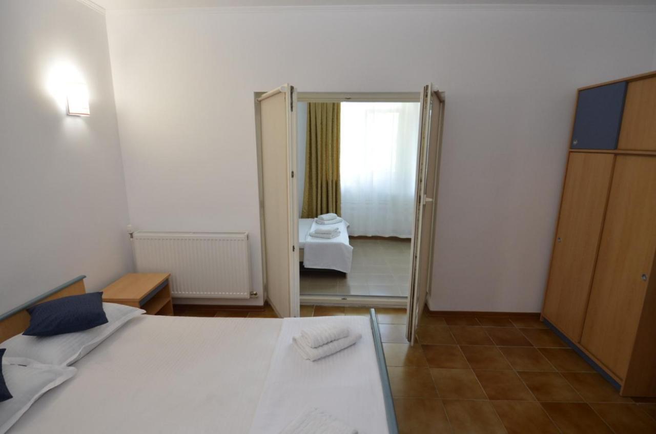 Vila Calypso Apartment Костинещи Екстериор снимка