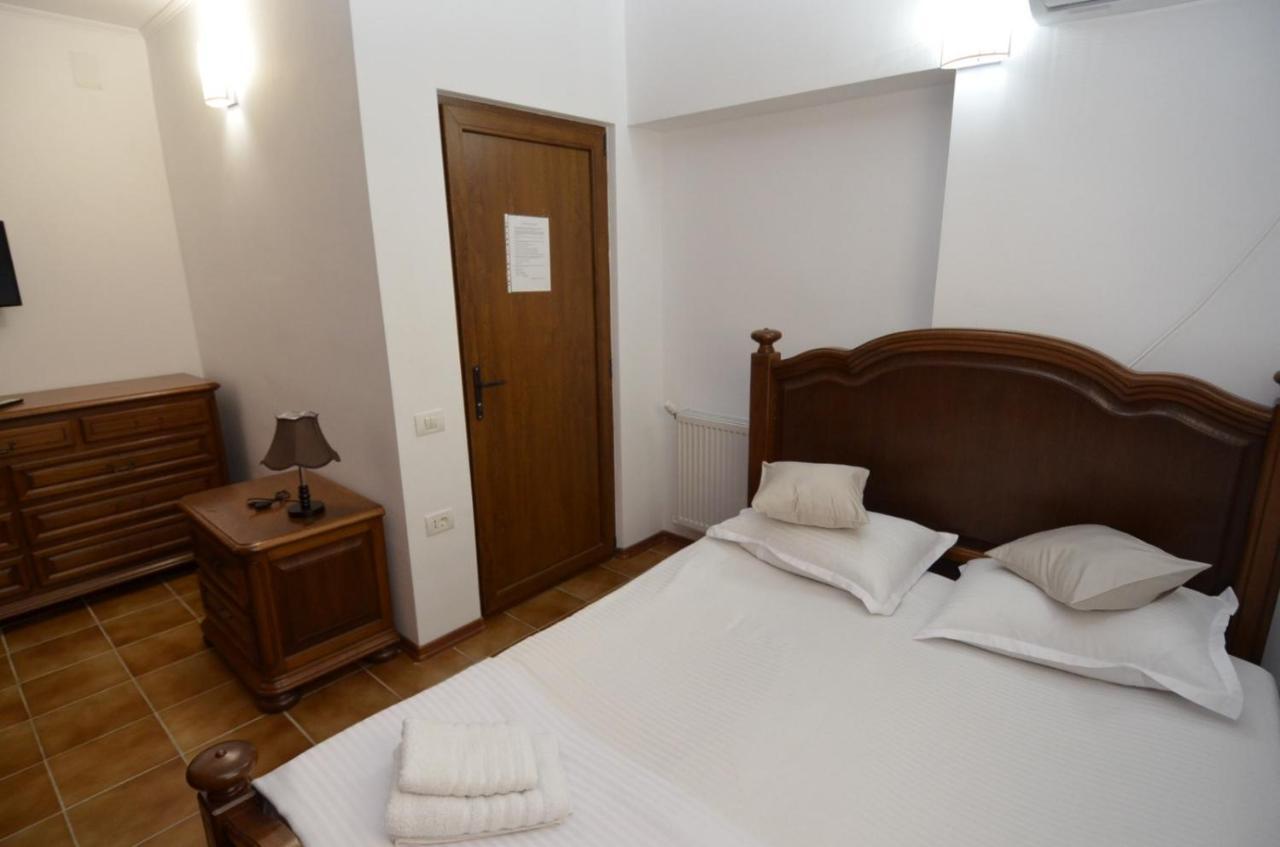 Vila Calypso Apartment Костинещи Екстериор снимка