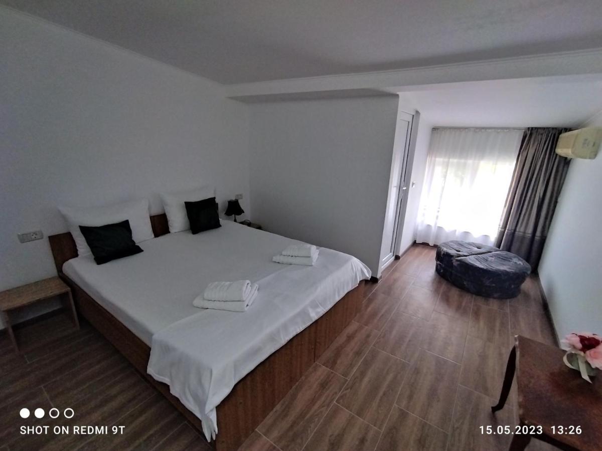 Vila Calypso Apartment Костинещи Екстериор снимка