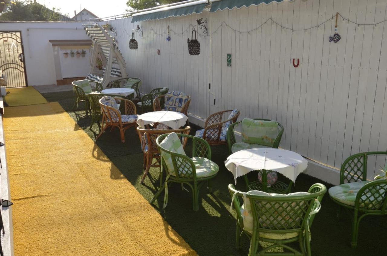 Vila Calypso Apartment Костинещи Екстериор снимка